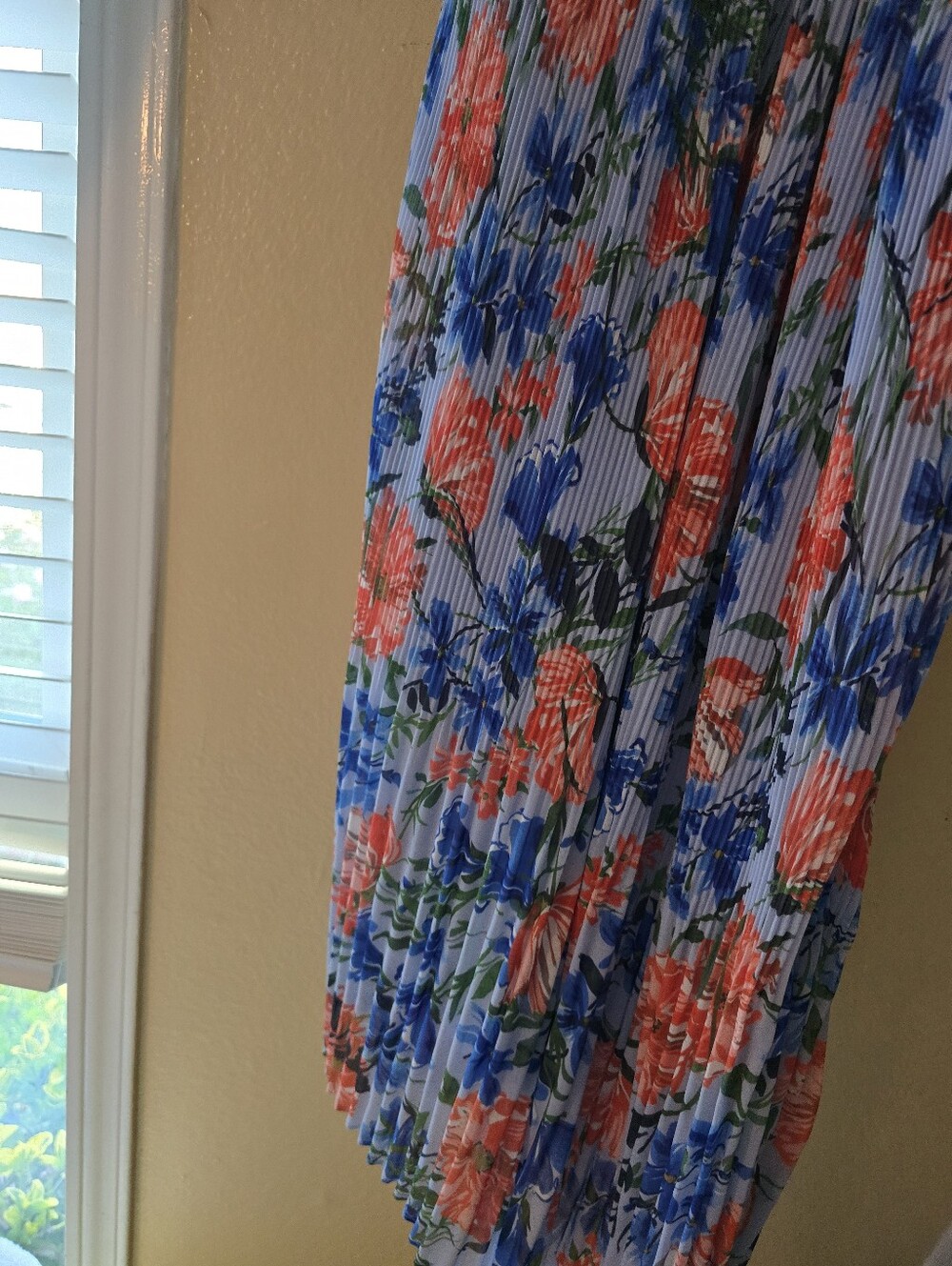 NWT Elie Tahari The Morgan Midi Dress Floral Pleated Halter in size Small - Picture 11 of 17